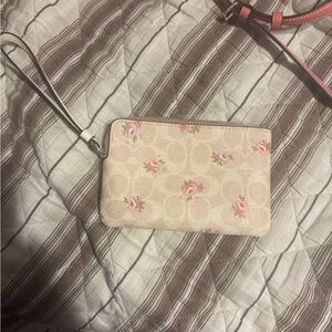 Floral Beige Wristlet